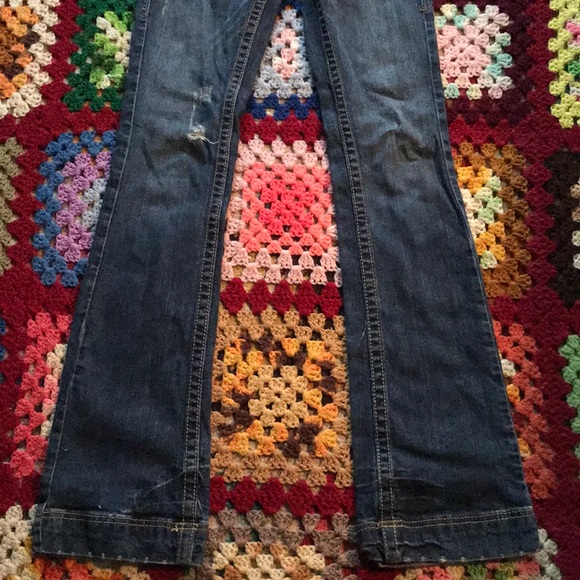 BEBE DENIM MID WASH BOOTCUT JEANS - Picture 4 of 7
